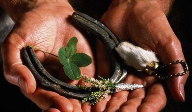 What to make amulet for happiness and welfare
